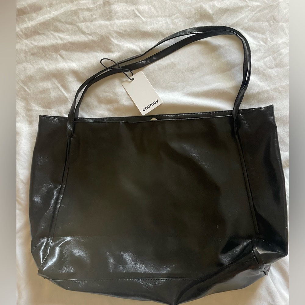 Leather minimal shoulder bag